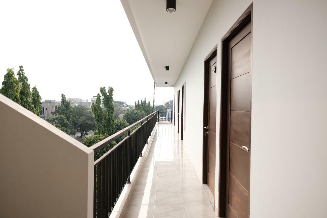 Reddoorz Near Taman Palem Hotell Jakarta Exteriör bild