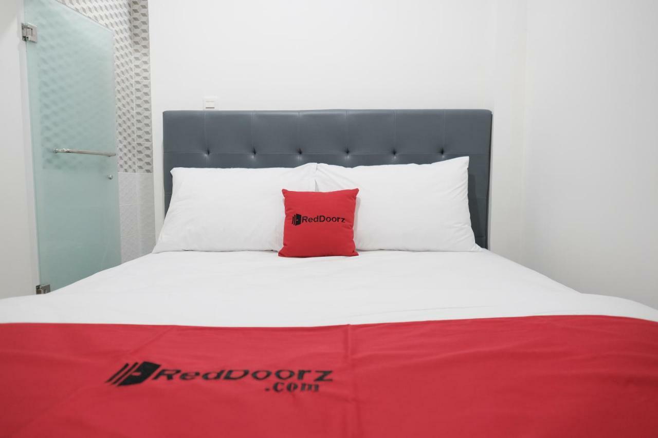 Reddoorz Near Taman Palem Hotell Jakarta Exteriör bild