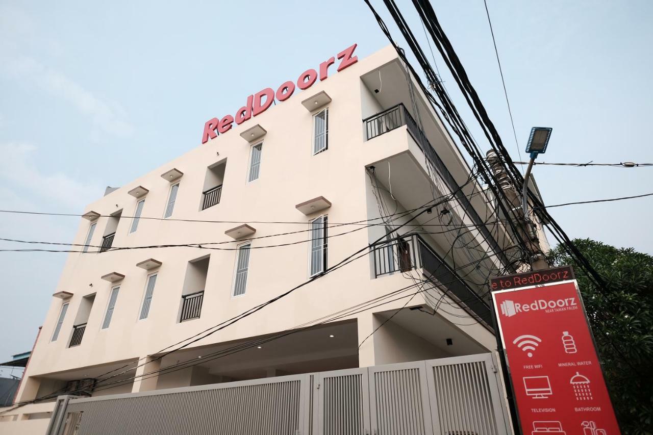 Reddoorz Near Taman Palem Hotell Jakarta Exteriör bild