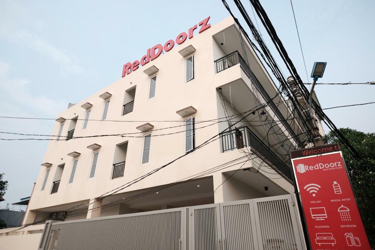 Reddoorz Near Taman Palem Hotell Jakarta Exteriör bild